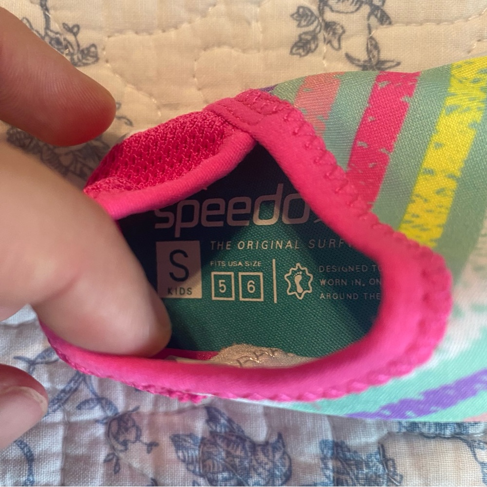 Toddler Girl Size 5 Shoe Bundle Old Navy, Cat & Jack, Speedo - Picture 3 of 13